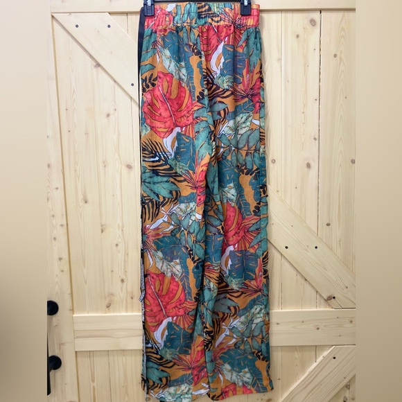 ❤️❤️NWT PrettyLittleThing Wide Leg Multicolor Palm Leaf Tropical Swim Coverup - Picture 4 of 11